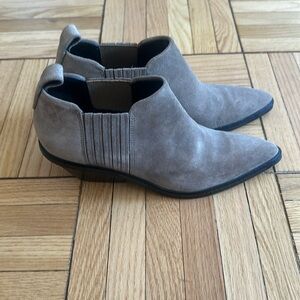 Via Spiga beige suede booties size 8 new